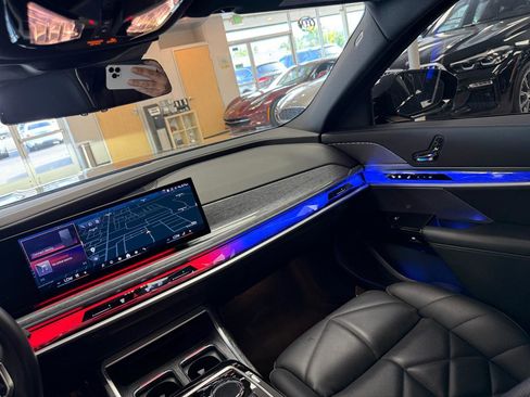 Used 2024 BMW 740i w/ Premium Package RWD image 13