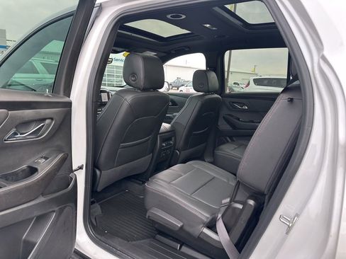 Used 2023 Chevrolet Traverse RS image 25