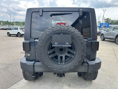 Used 2016 Jeep Wrangler Unlimited Sport w/ Max Tow Package AWD/4WD image 6
