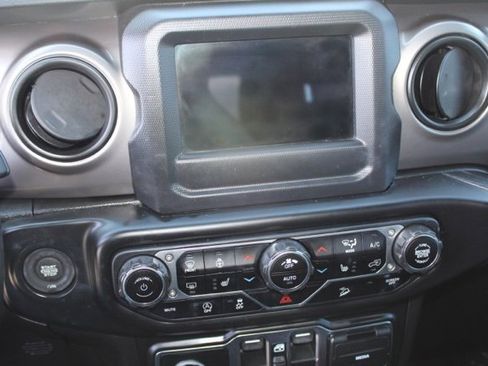 Used 2020 Jeep Wrangler Unlimited Sport image 16