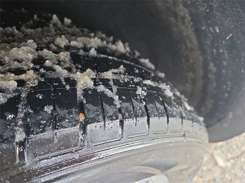 Certified 2024 Ford Escape Platinum w/ Premium Technology Package image 24