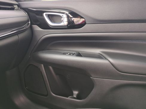 New 2026 Jeep Compass Latitude image 16