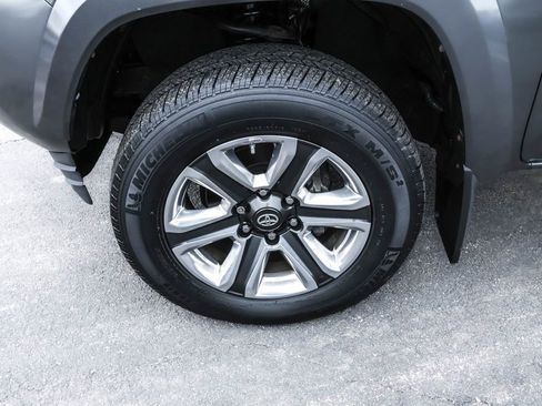 Used 2019 Toyota Tacoma Limited image 13