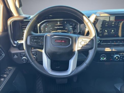 Used 2024 GMC Sierra 1500 Elevation image 15