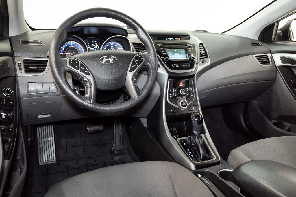 Used 2014 Hyundai Elantra SE w/ Option Group 02 FWD image 7