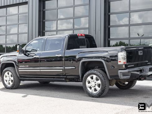 Used 2015 GMC Sierra 2500 Denali w/ Duramax Plus Package AWD/4WD image 6