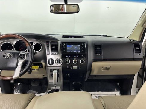 Used 2017 Toyota Sequoia Platinum RWD image 37