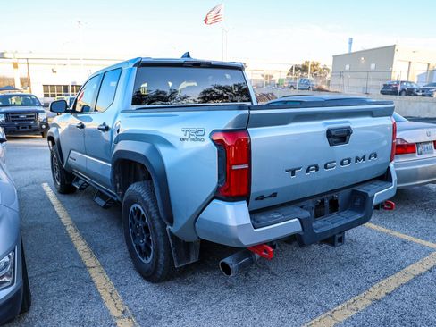 Used 2024 Toyota Tacoma TRD Off-Road image 10