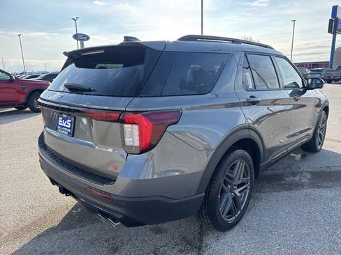 New 2026 Ford Explorer ST image 3