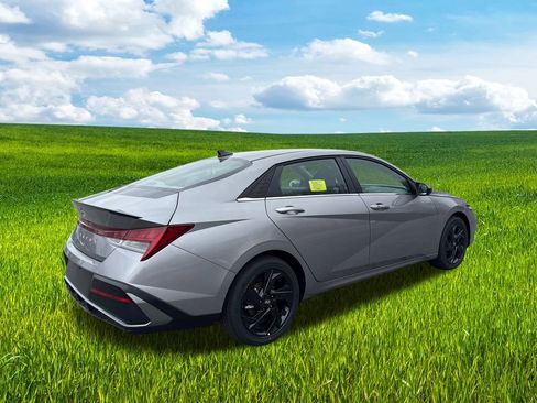 New 2026 Hyundai Elantra SEL Sport Premium FWD image 9