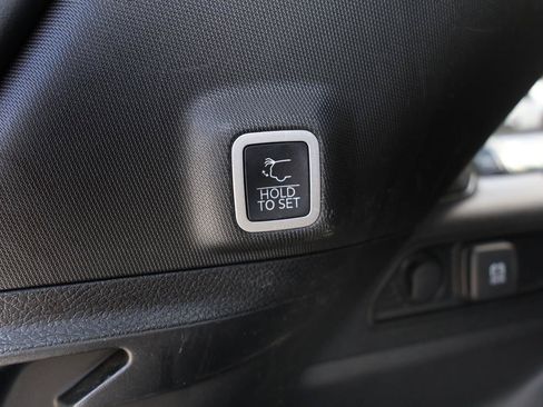 Used 2023 Jeep Grand Cherokee Limited AWD/4WD image 30
