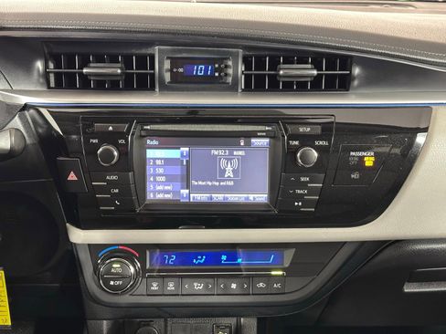 Used 2015 Toyota Corolla LE image 25