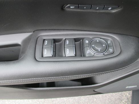 Used 2020 Cadillac XT5 Premium Luxury FWD image 11