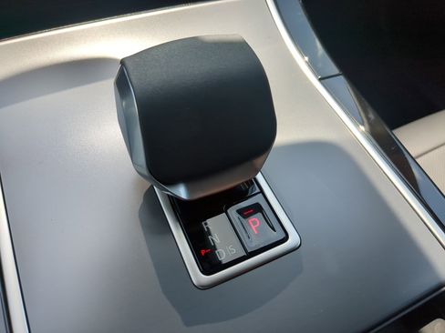 New 2026 Land Rover Range Rover Velar S image 25