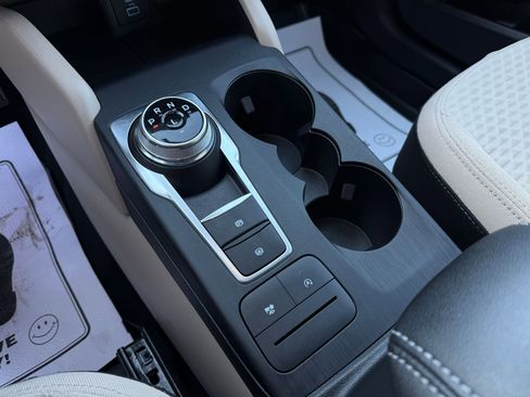 Used 2022 Ford Escape SE image 43