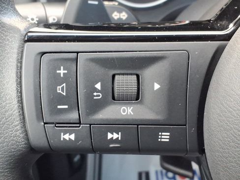 Certified 2021 Nissan Rogue SV image 29