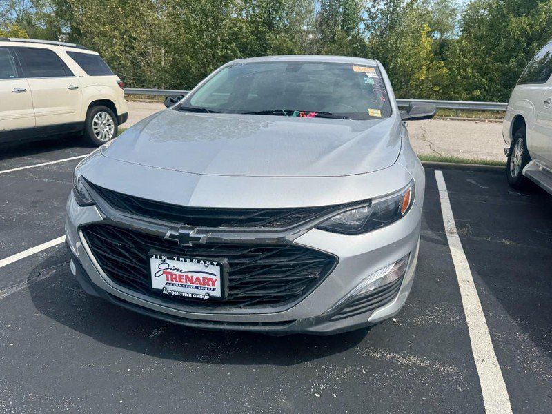 Used 2019 Chevrolet Malibu RS FWD image 2