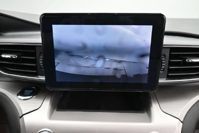 Used 2022 Ford Explorer XLT w/ Equipment Group 202A AWD/4WD image 21
