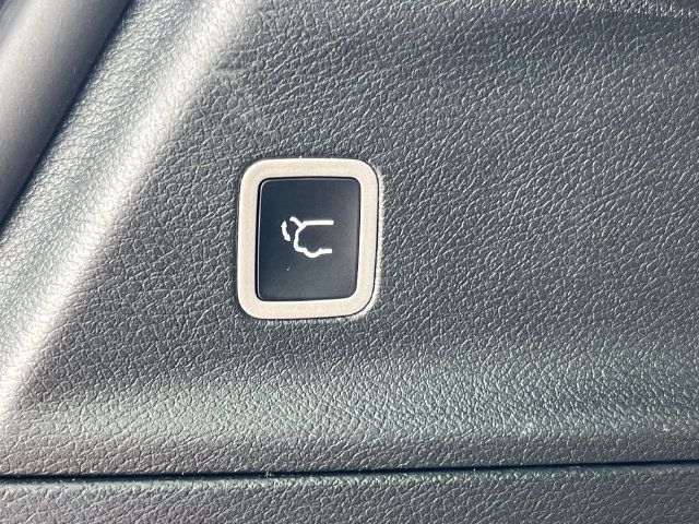 Used 2025 Chrysler Pacifica Select FWD image 40