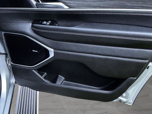 New 2023 Jeep Wagoneer Series III w/ Premium Group I image 18