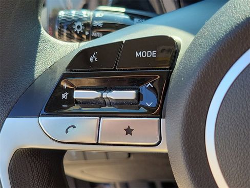 Used 2024 Hyundai Elantra SEL image 20