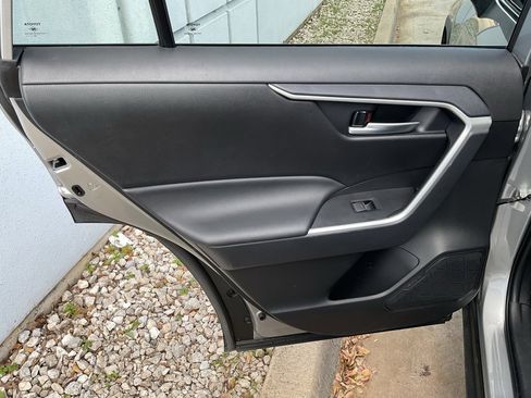 Used 2025 Toyota RAV4 XLE image 17