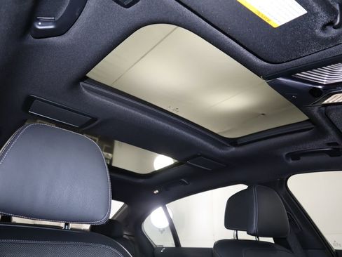 Certified 2022 BMW 740i w/ M Sport Package image 19