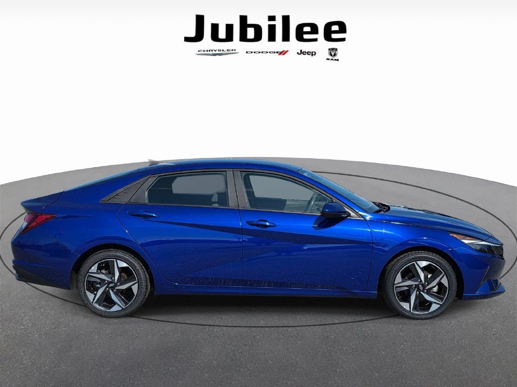 Used 2023 Hyundai Elantra SEL w/ Convenience Package FWD image 30