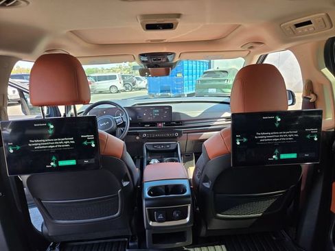 Used 2026 Kia Carnival SX Prestige FWD image 14