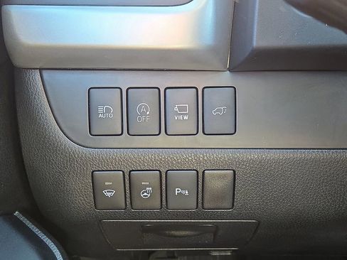 Used 2017 Toyota Highlander Limited image 26