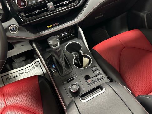 Used 2025 Toyota Highlander XSE image 42