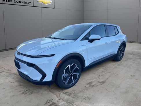 New 2026 Chevrolet Equinox EV LT FWD image 3