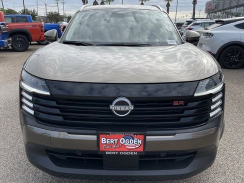 Certified 2025 Nissan Kicks SR image 2