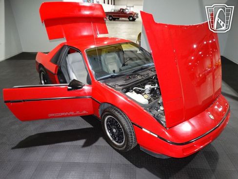 Used 1988 Pontiac Fiero image 38