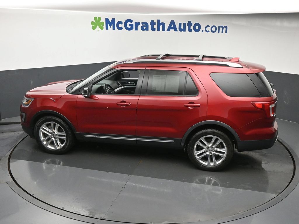 Used 2016 Ford Explorer XLT w/ Equipment Group 202A FWD image 25