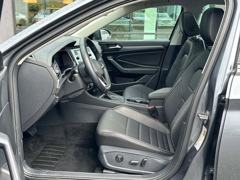 Used 2022 Volkswagen Jetta SE w/ Panoramic Sunroof Package image 17