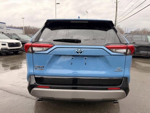 Used 2024 Toyota RAV4 SE w/ Convenience Package image 9