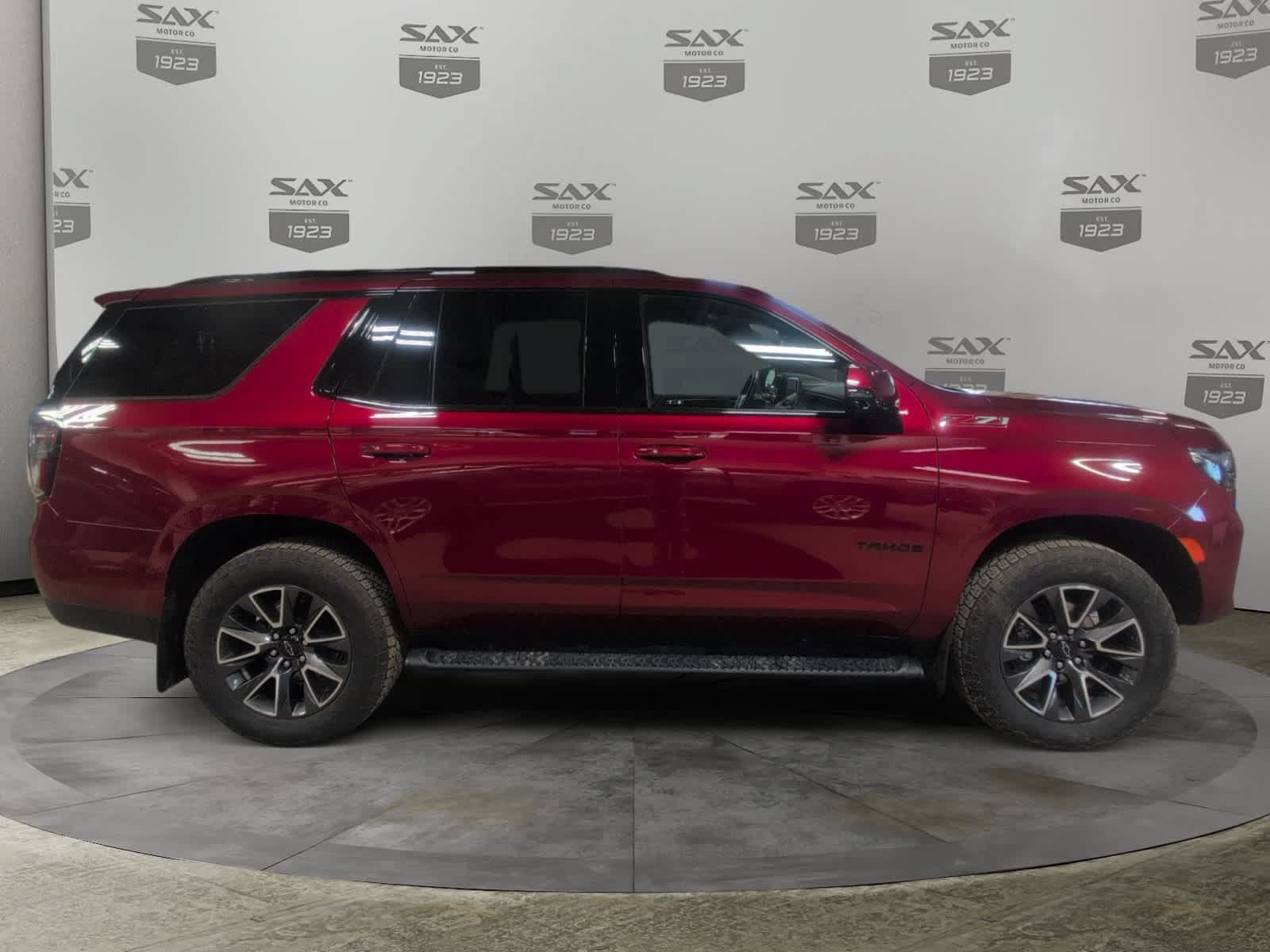 Used 2022 Chevrolet Tahoe Z71 w/ Luxury Package AWD/4WD image 6