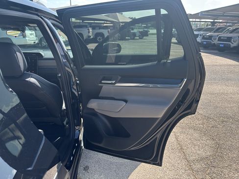 Used 2027 GMC Terrain Elevation w/ Elevation Premium Package FWD image 18
