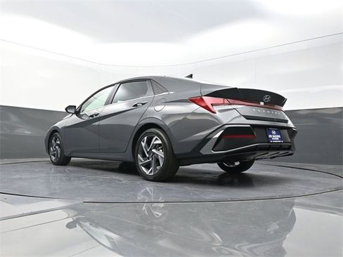 New 2025 Hyundai Elantra Limited image 37