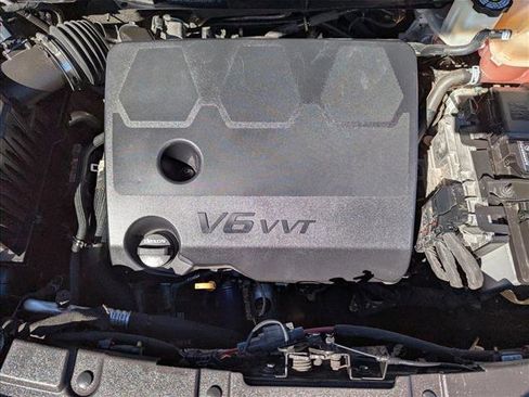 Used 2020 Chevrolet Traverse LS w/ LPO, Floor Liner Package FWD image 22