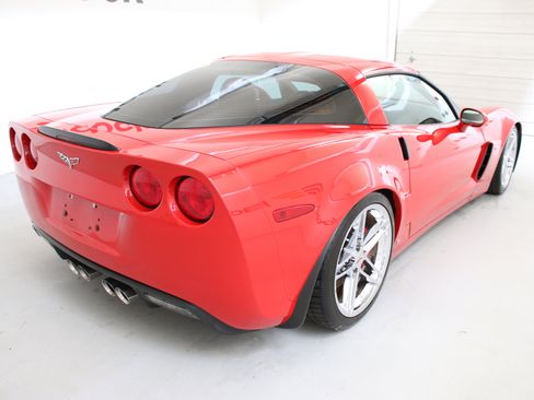 Used 2008 Chevrolet Corvette Z06 w/ Preferred Equipment Group image 10