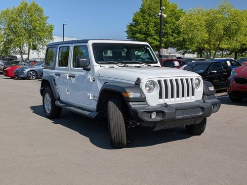 Used 2019 Jeep Wrangler Unlimited Sport S image 3