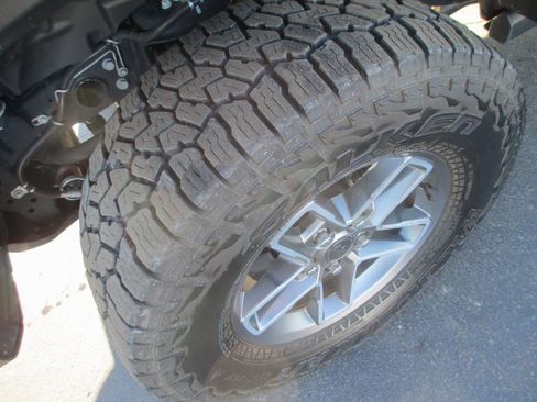 Used 2024 Jeep Gladiator Mojave image 12