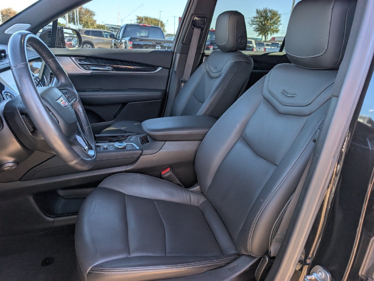 Used 2024 Cadillac XT6 Premium Luxury FWD image 25