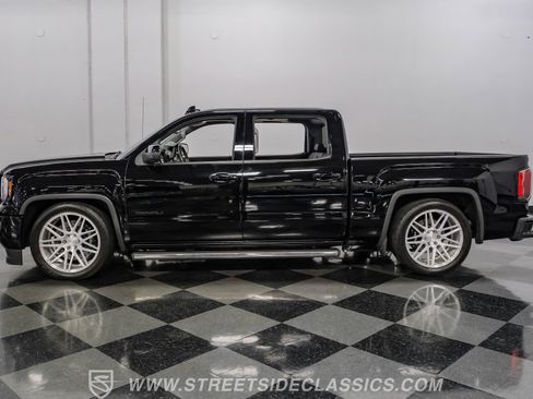 Used 2017 GMC Sierra 1500 Denali w/ Denali Ultimate Package AWD/4WD image 7