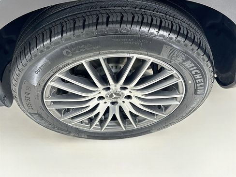 Certified 2025 Mercedes-Benz GLC 300 image 33