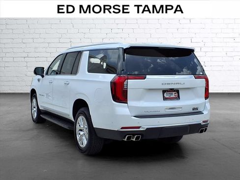 Used 2025 GMC Yukon XL Denali AWD/4WD image 3