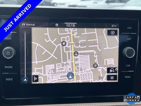 Used 2025 Volkswagen Jetta SEL image 32