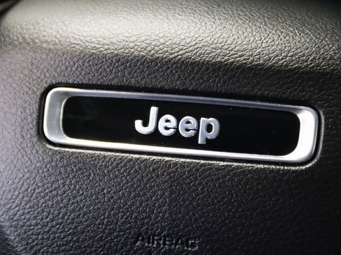 Used 2022 Jeep Compass Limited image 19